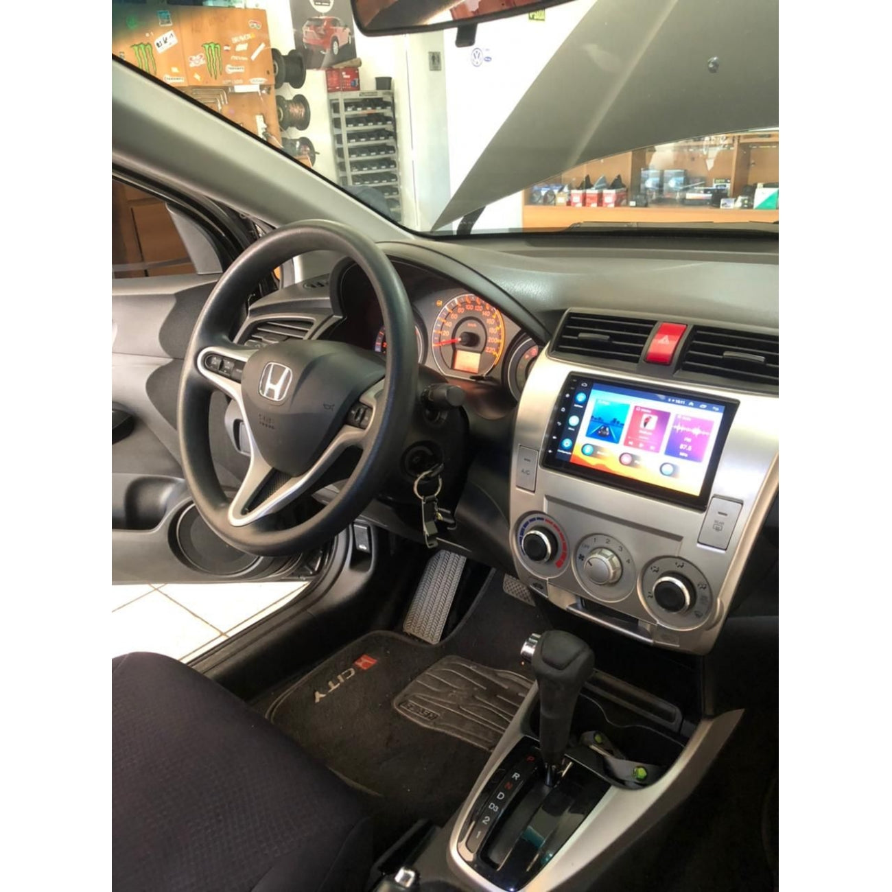 MOLDURA 6.8 E 7 HONDA CITY 2008-2013 G5 AR ANALÓGICO PRATA