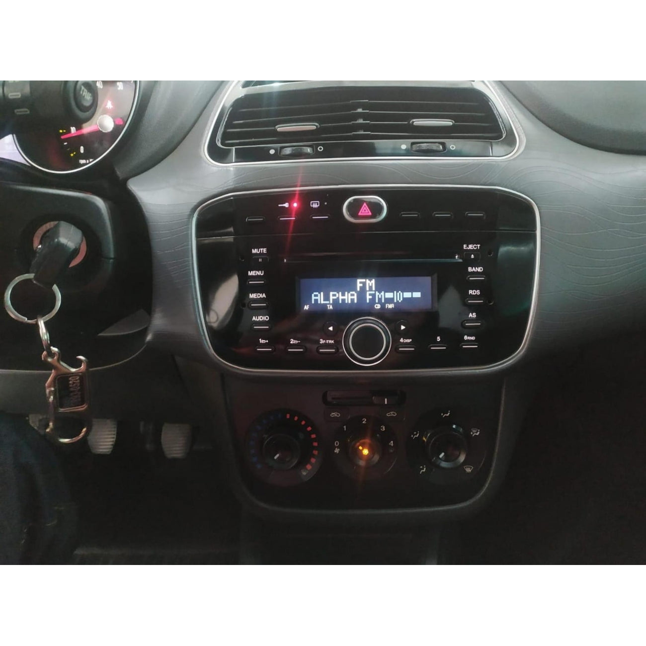 MOLDURA 6.8 FIAT PUNTO 2013-2017 E LINEA 2015-2016 BLACK PIANO