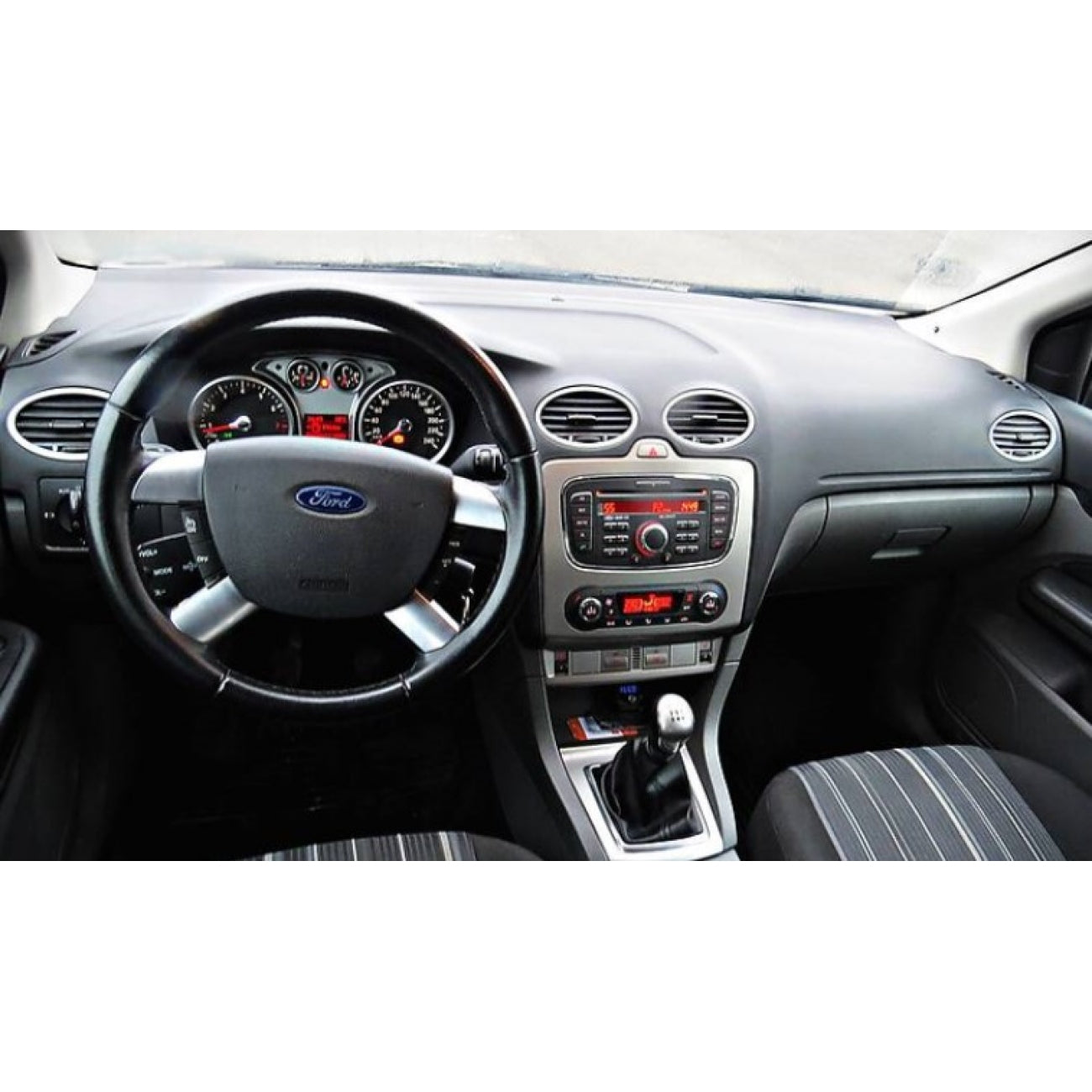 MOLDURA 9 FORD FOCUS COM AR DIGITAL 2009-2013 PRATA