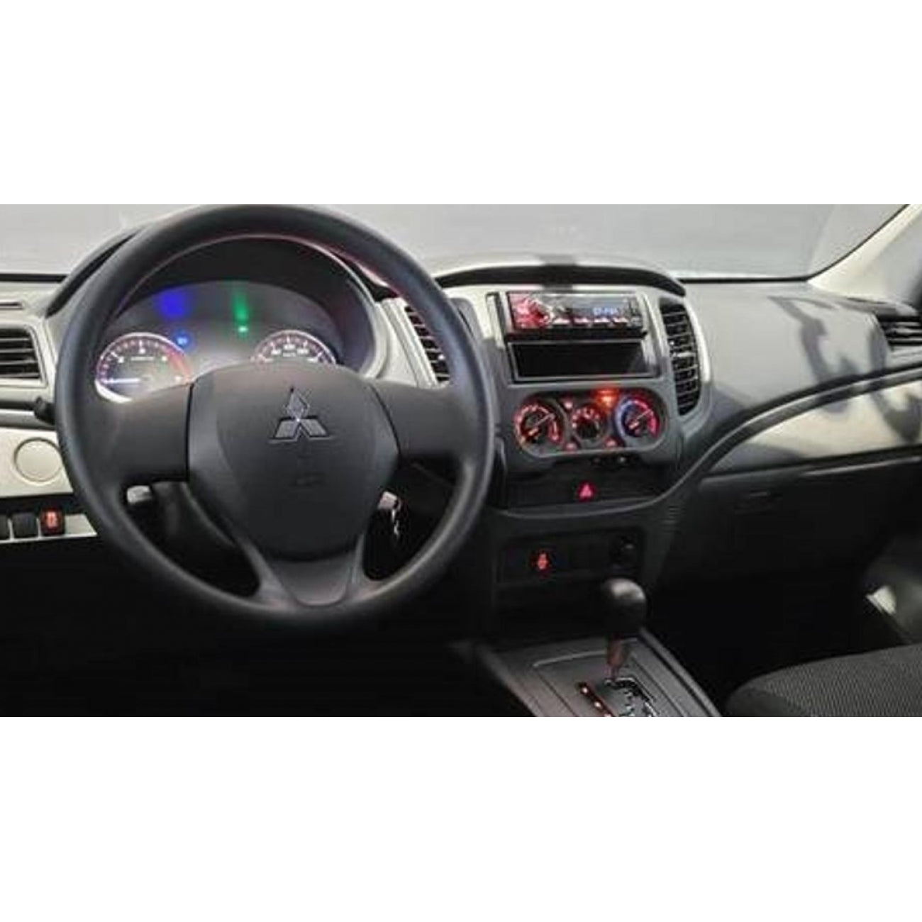 MOLDURA 9 MITSUBISHI L200 TRITON 2017+ E PAJERO 2018+ BLACK PIANO