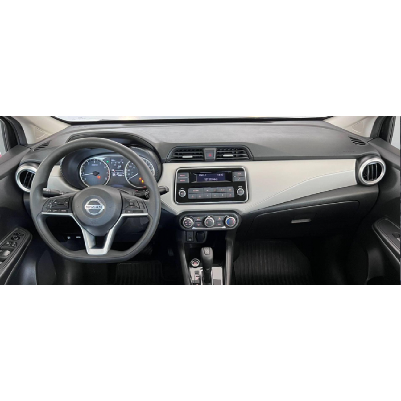 MOLDURA 9 NISSAN VERSA 2021-2023 PRETO COM FRISO PRATA