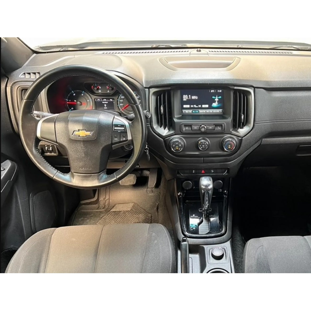 MOLDURA 9 FLUTUANTE GM S10 2016 AR ANALÓGICO PRETA