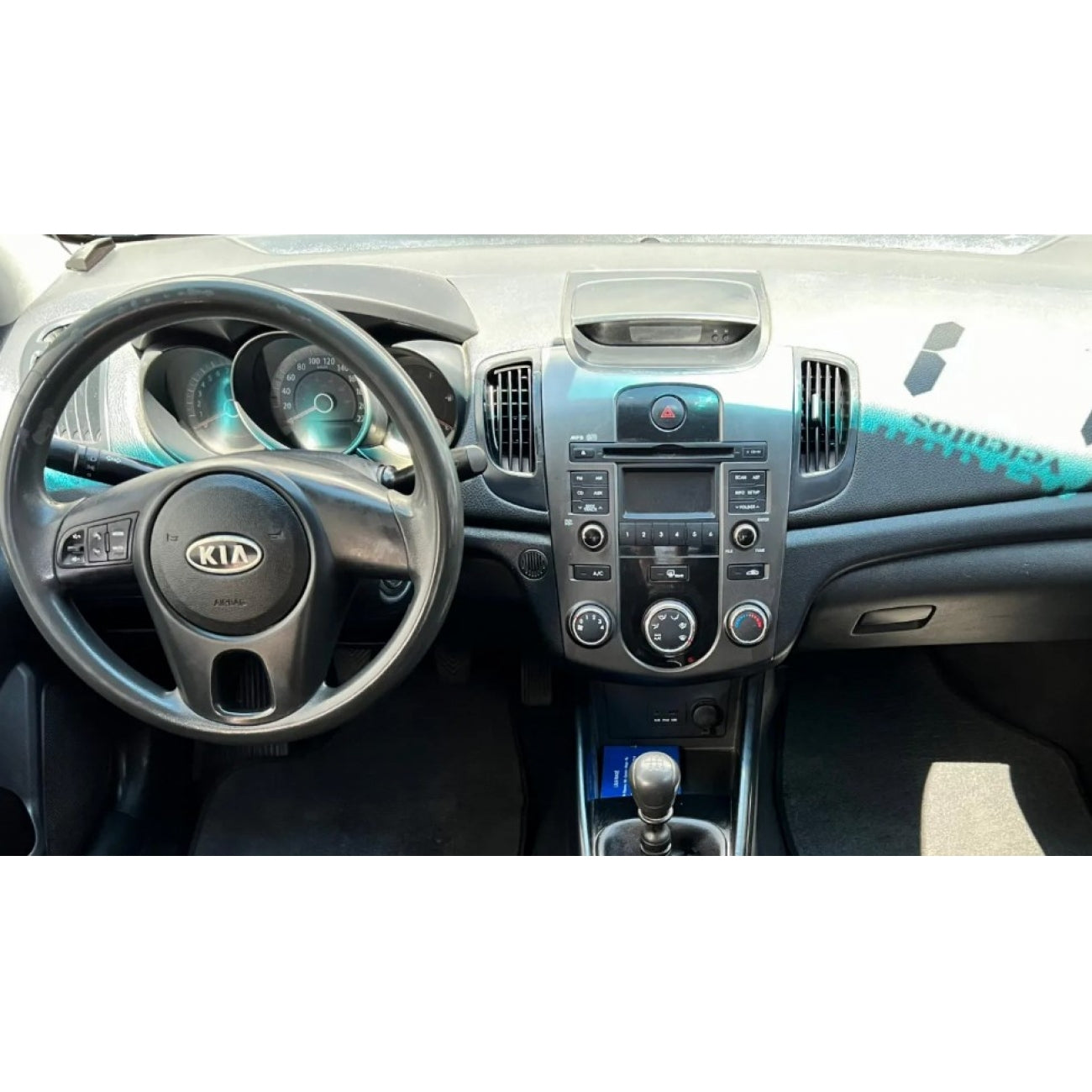 MOLDURA 9 KIA CERATO 2010-2012 AR ANALÓGICO PRATA