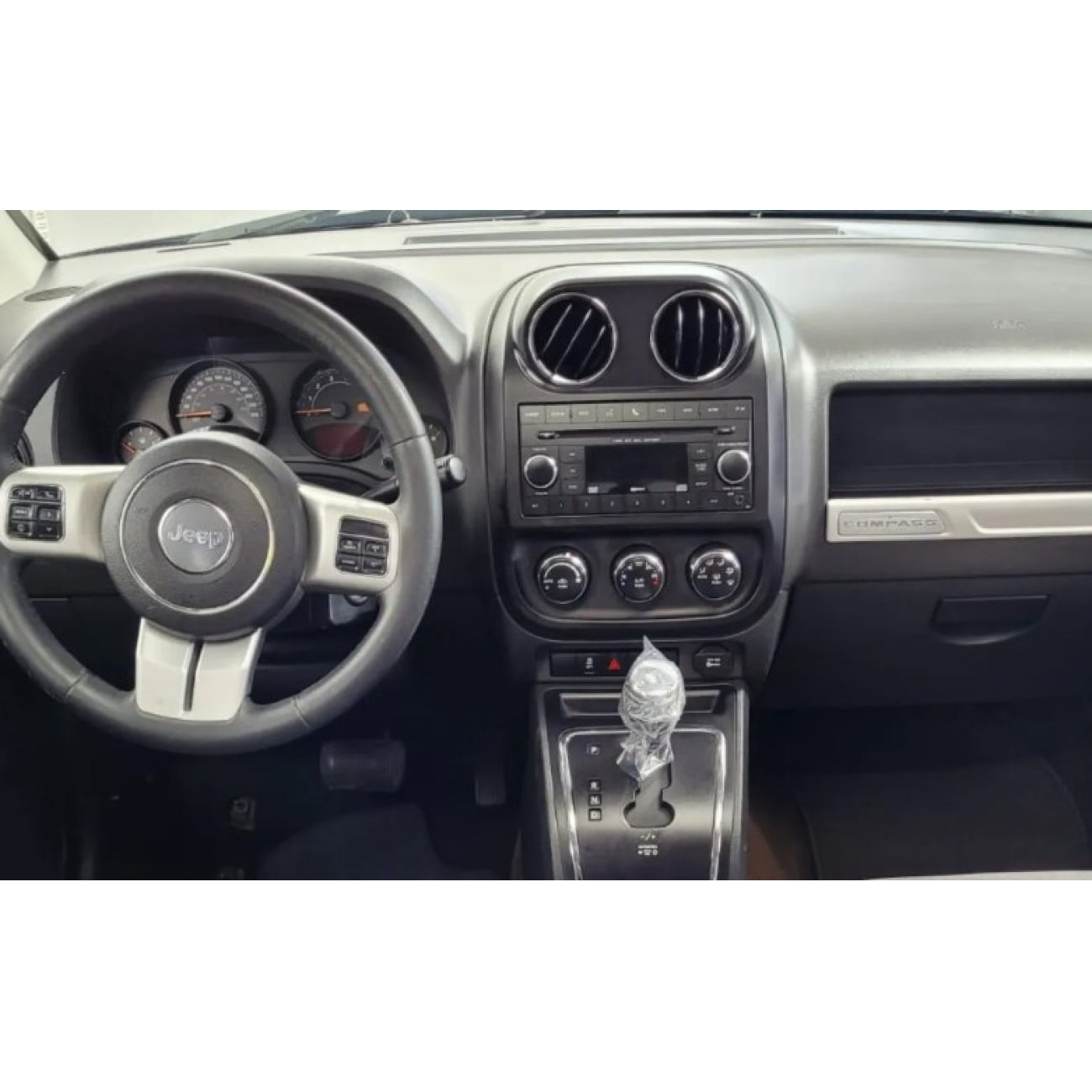 MOLDURA 6.8 E 7 JEEP COMPASS 2010-2015 PRETO