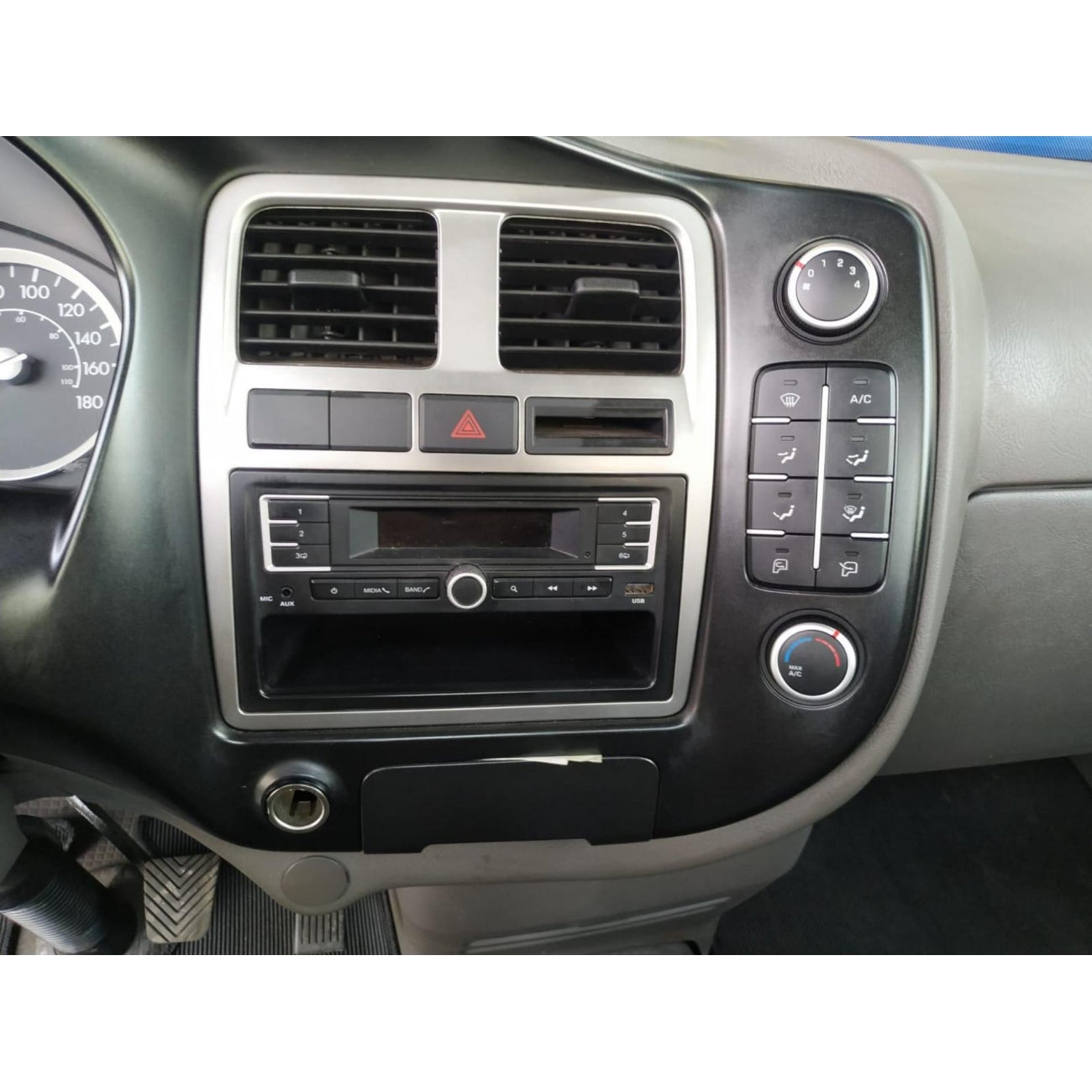 MOLDURA 6.8 E 7 HYUNDAI HR 2020+ AR DIGITAL PRATA