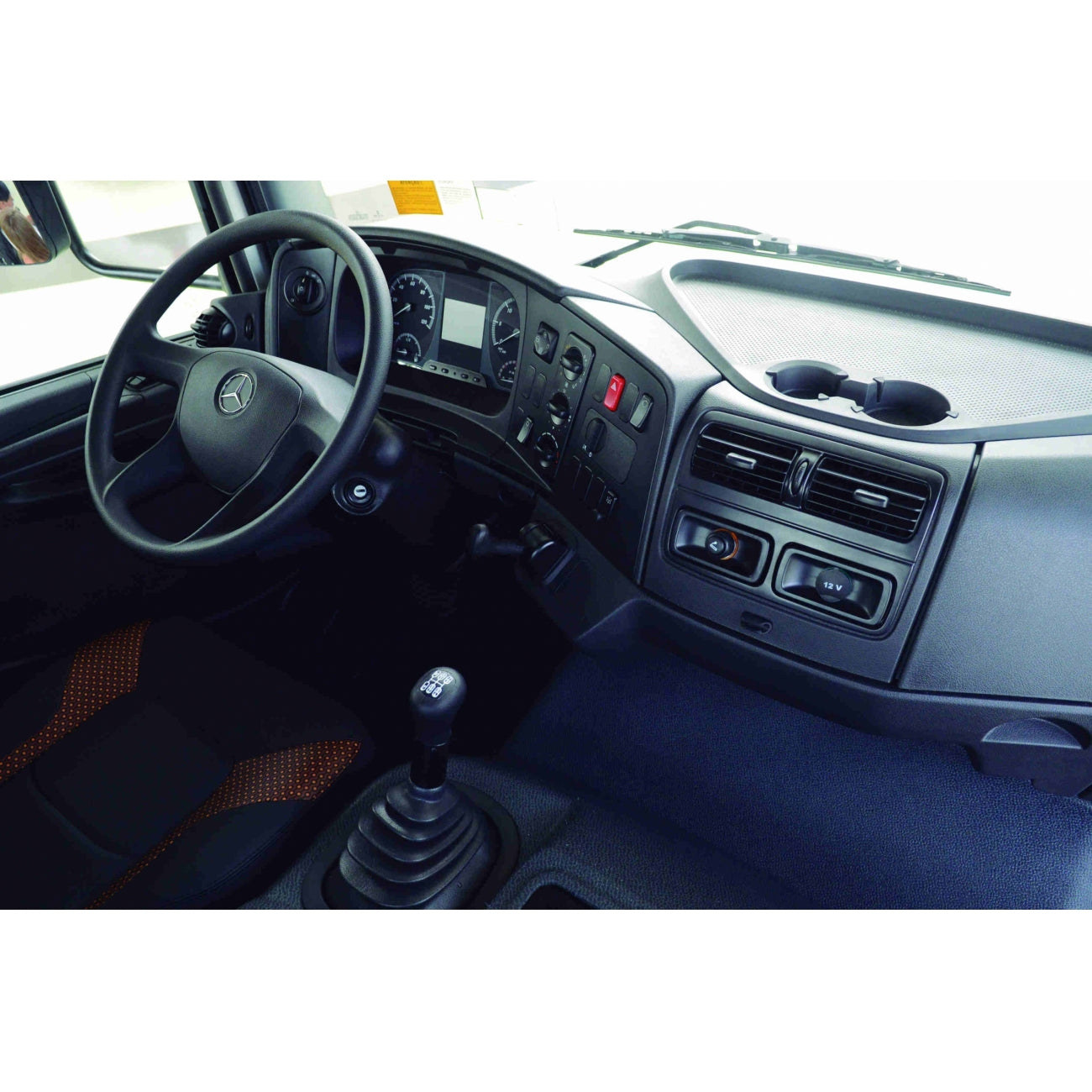 MOLDURA 9 FLUTUANTE MERCEDES BENZ ATEGO 2007+ E AXOR 2007-2022 PRETO