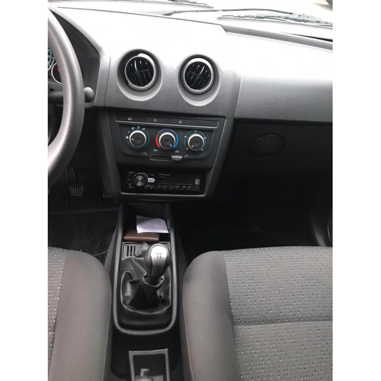 MOLDURA 9 FLUTUANTE CHEVROLET CELTA G2 2007-2015 E PRISMA 2006-2012 COM CONSOLE PRETO