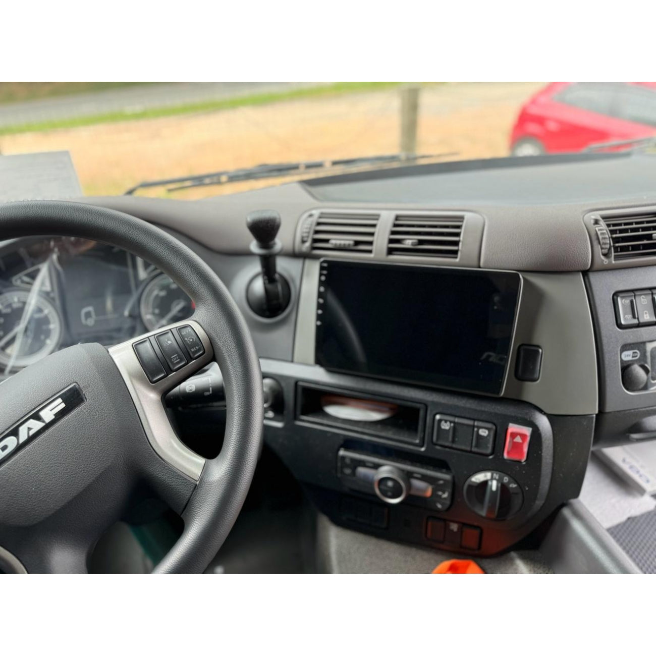 MOLDURA 10.1 E 9 FLUTUANTE DAF CF EURO 6 GRAFITE