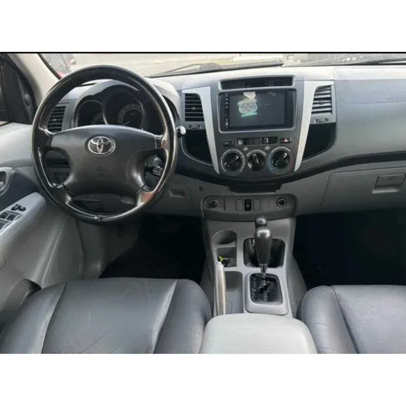 MOLDURA 9 TOYOTA HILUX E SW4 2006-2015 AR DIGITAL + AR ANALÓGICO BLACK PIANO