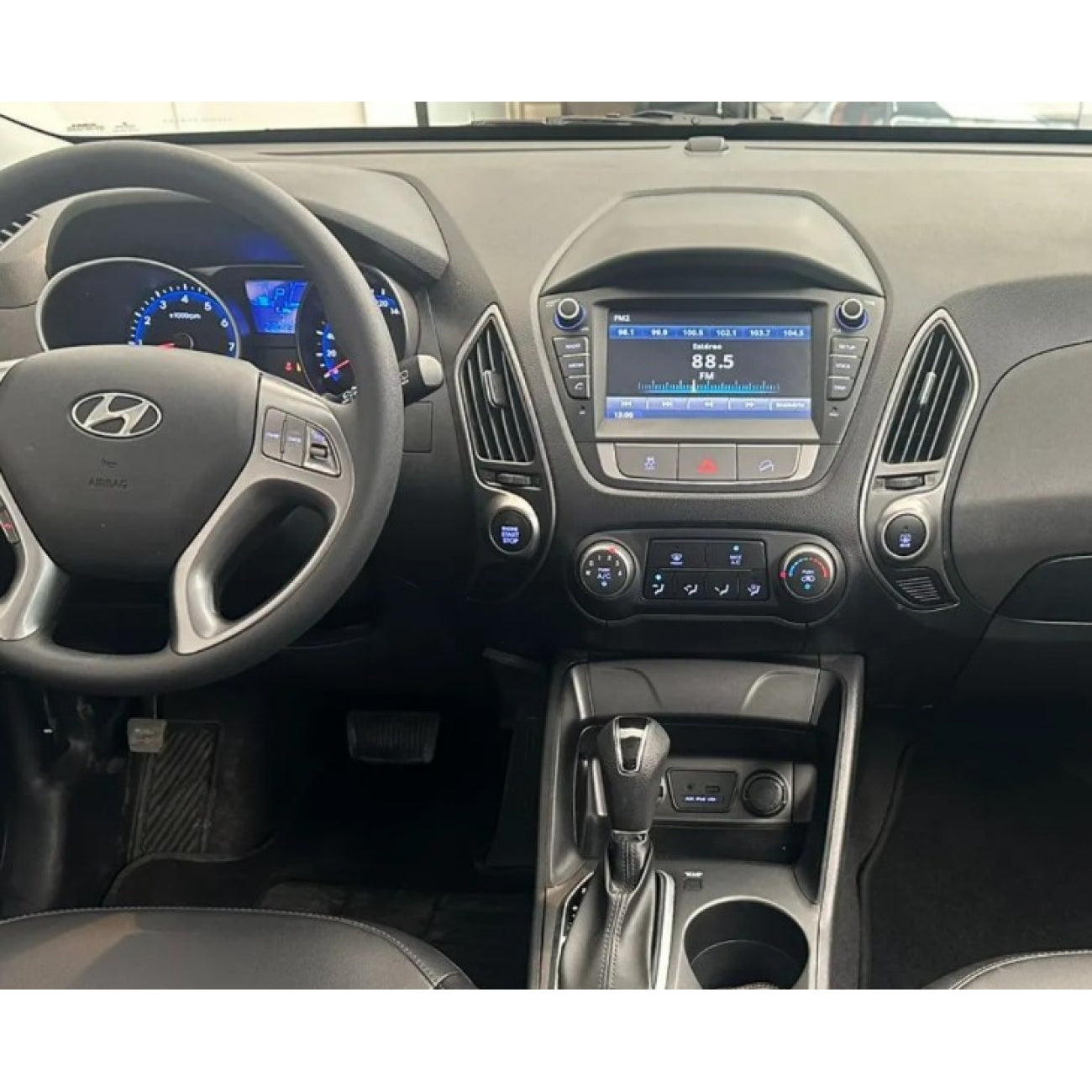 MOLDURA 9.7 HYUNDAI IX35 2010-2022 COM TECLA ALERTA E PASSENGER PRETO