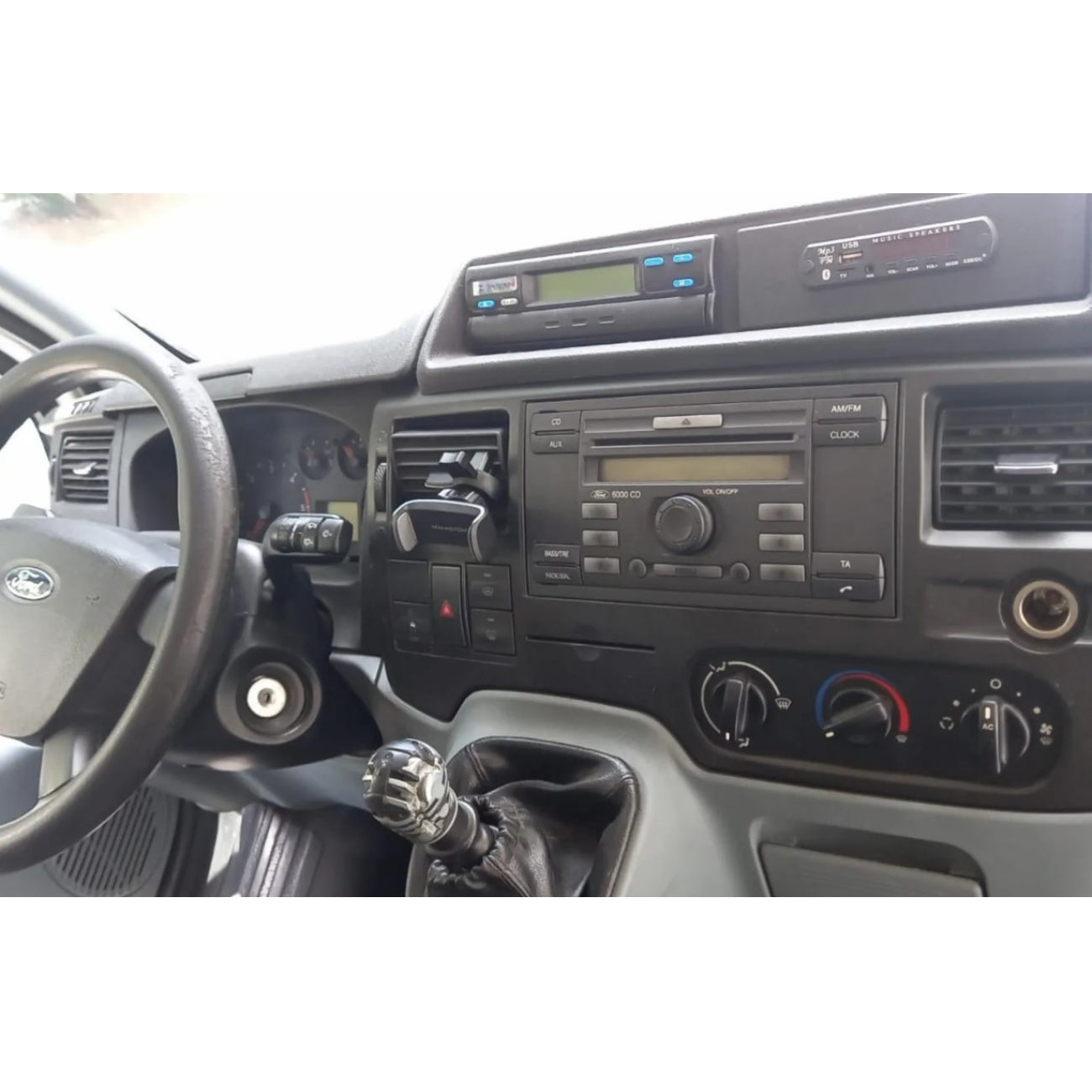 MOLDURA 6.8 E 7 FORD TRANSIT 2006-2013 PRETO