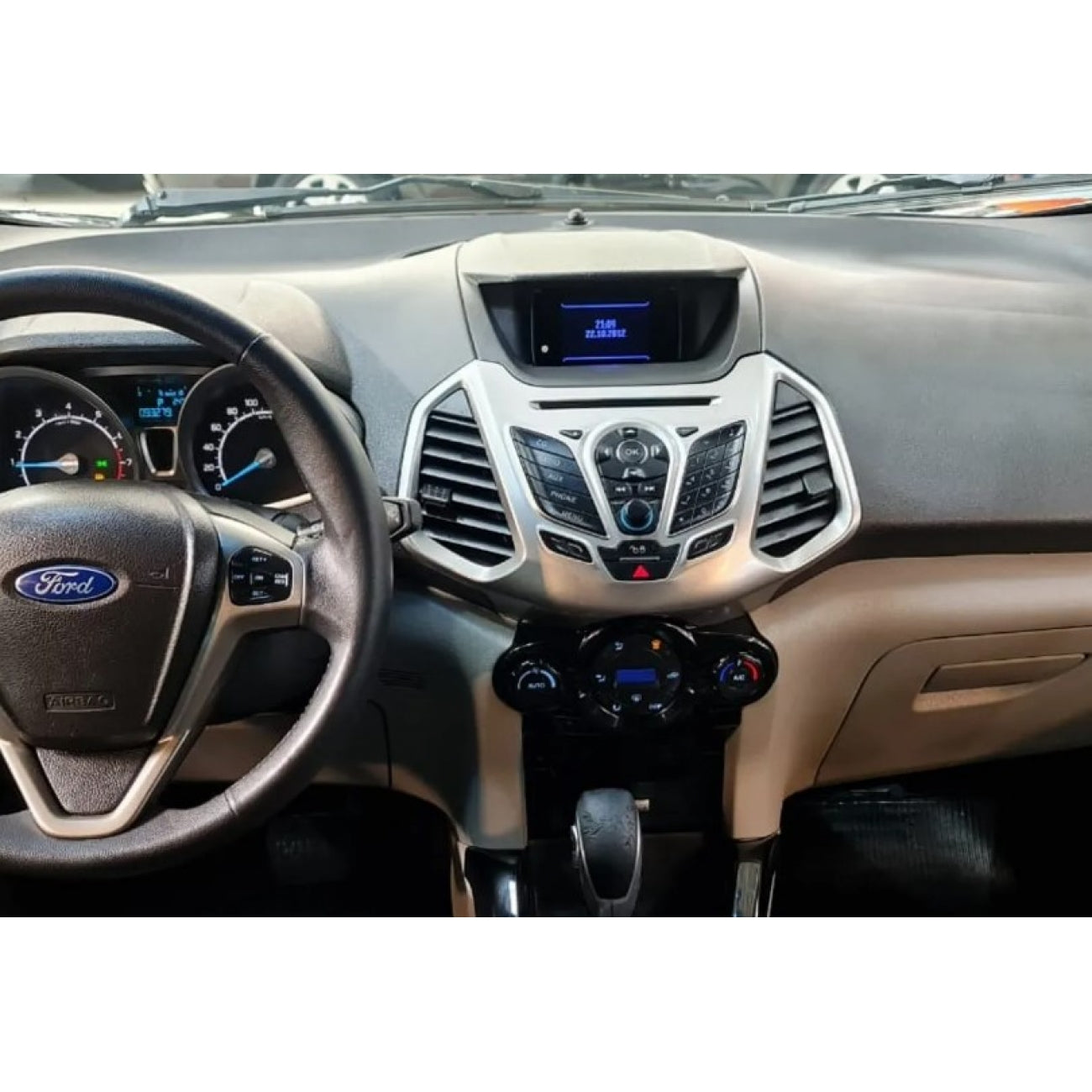 MOLDURA 6.8 FORD ECOSPORT 2013-2017 COM BOTÃO ALERTA TRAVA-DESTRAVA PRATA