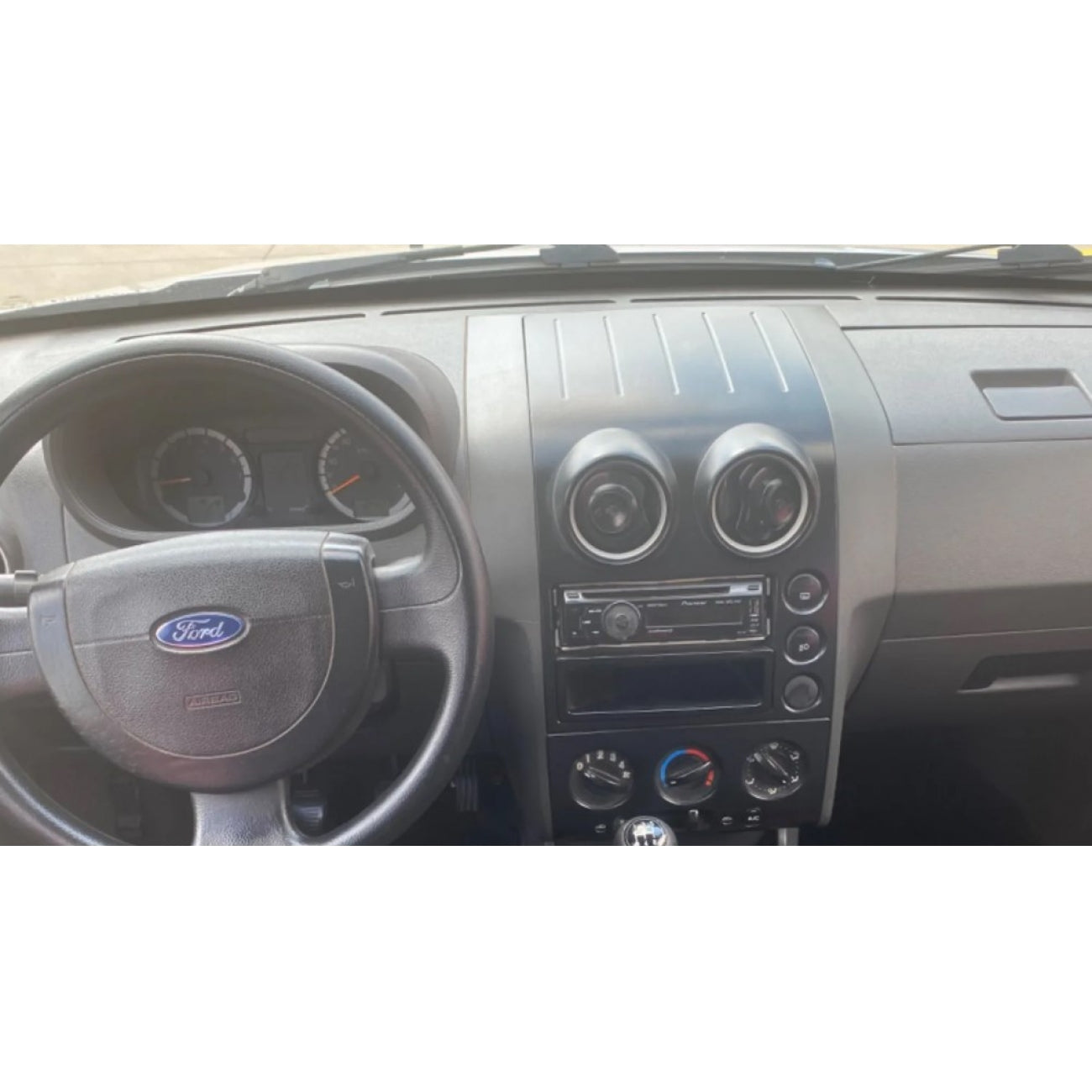 MOLDURA 6.8 FORD FOCUS 2000-2008, KA 2008-2013, ECOSPORT 2003-2007, RANGER 1995-2012, F-250 1998-2012 PRETO