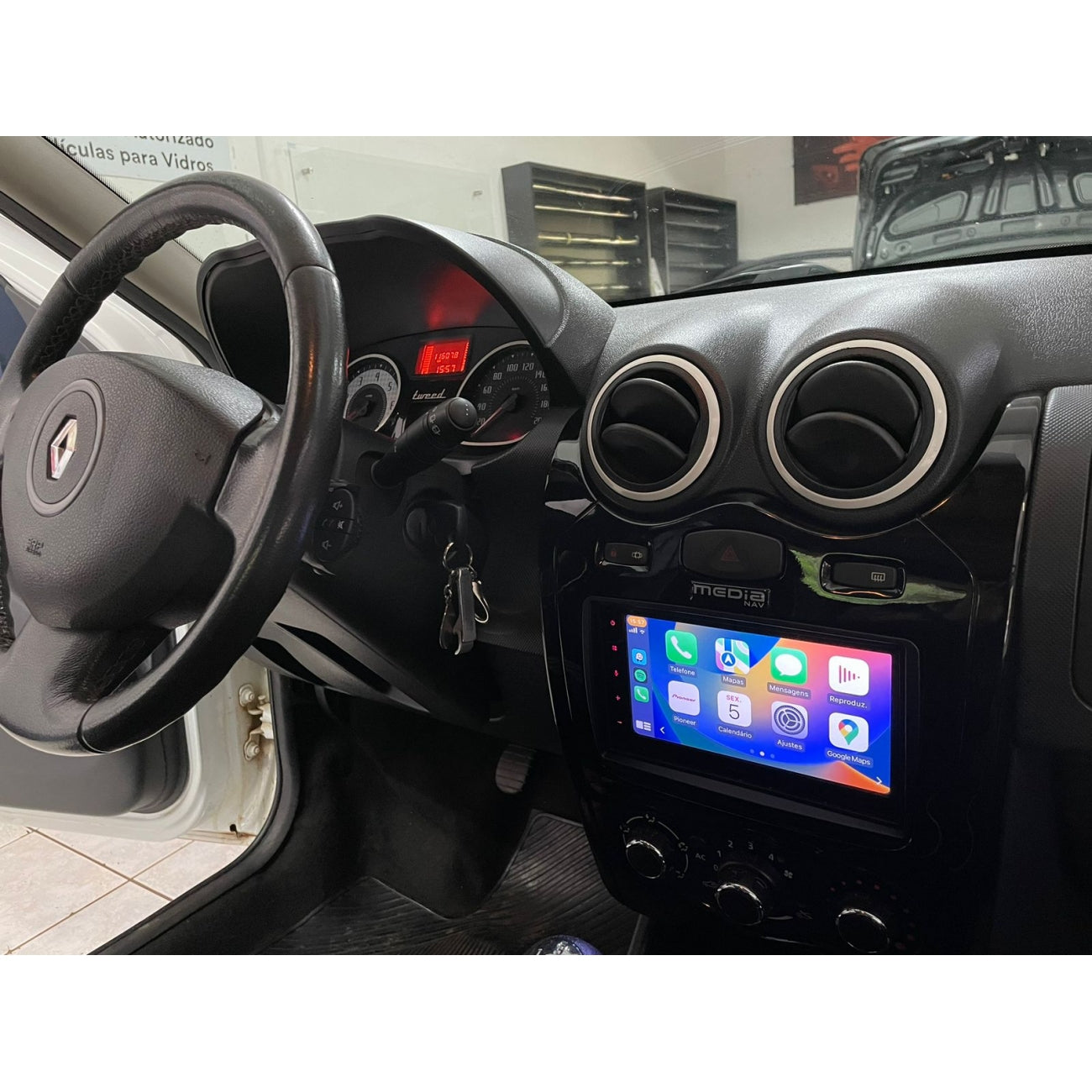 MOLDURA 6.8 E 7 RENAULT KWID- CAPTUR- DUSTER- SANDERO- LOGAN PRATA