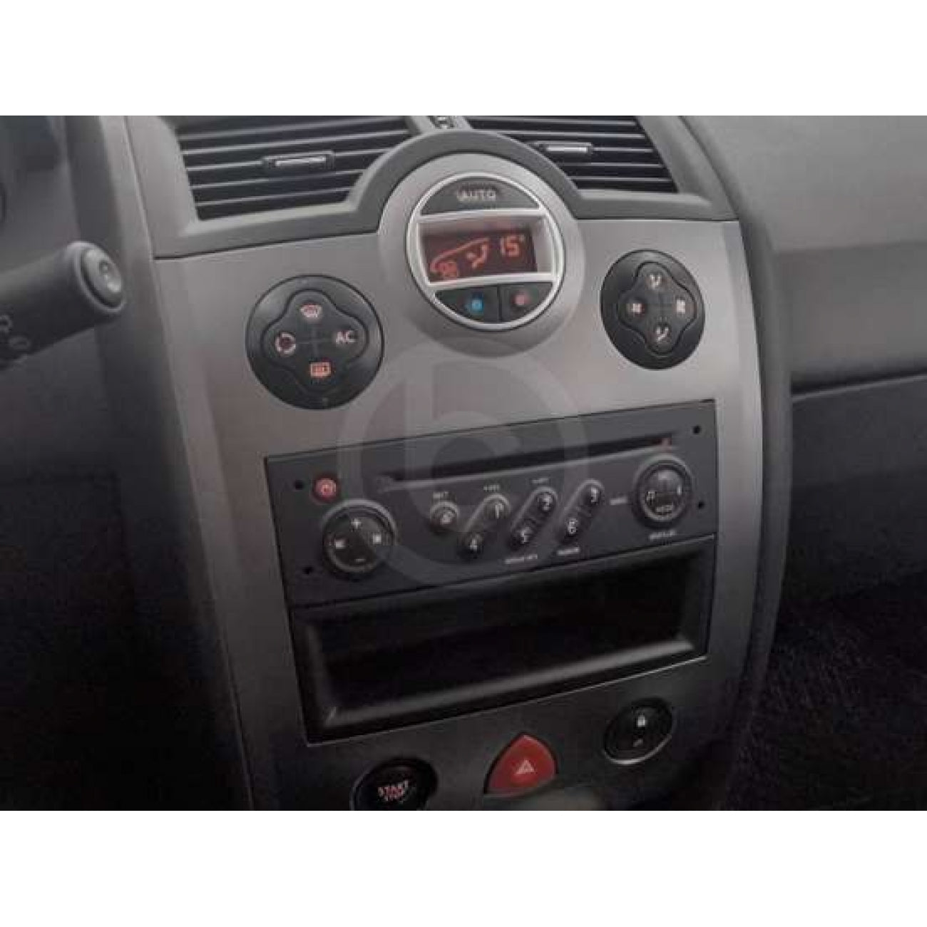 MOLDURA 6.8 RENAULT MEGANE DYNAMIQUE SEDAN E GRAND TOUR COM SUPORTE 2007-2013 PRATA