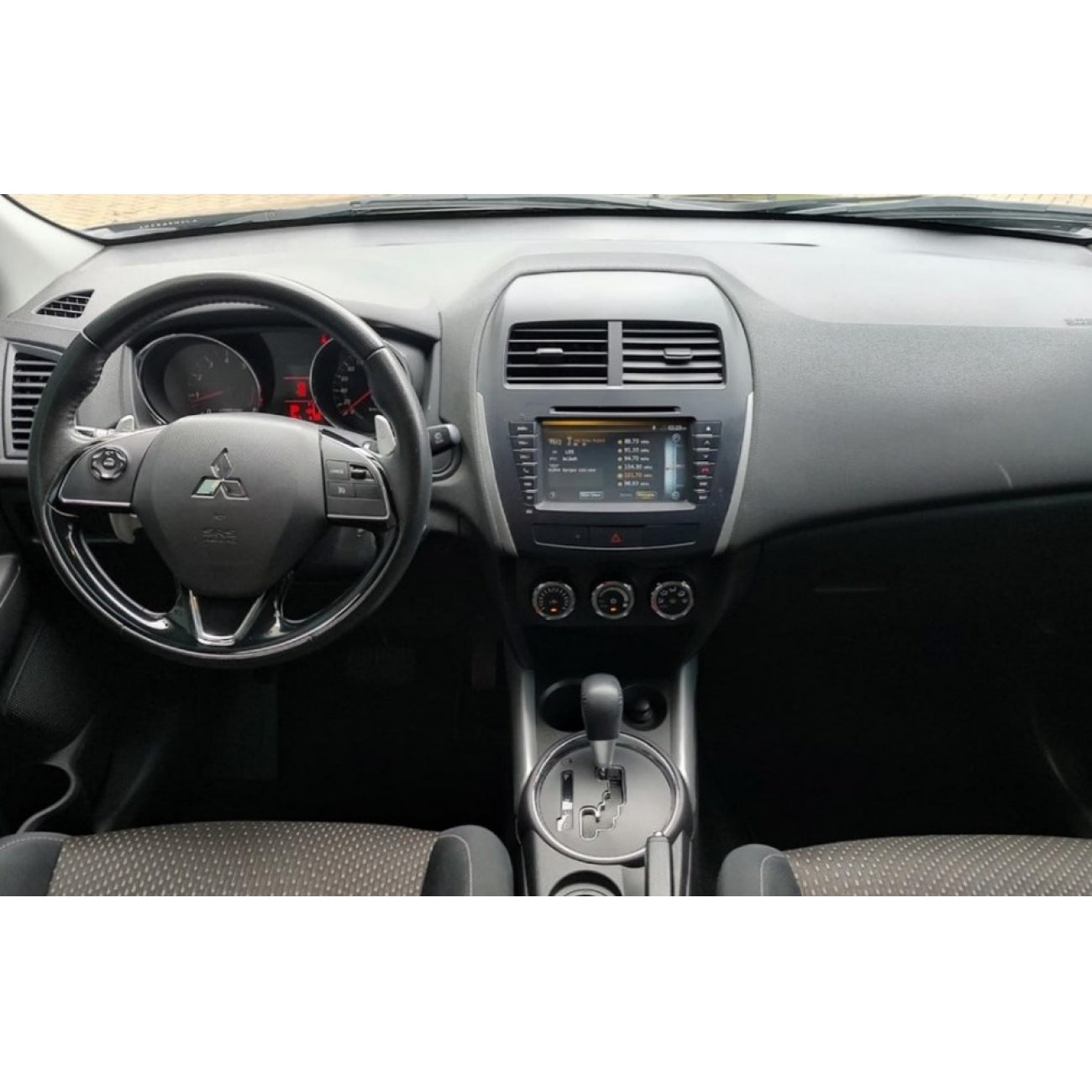 MOLDURA 6.8 E 7 MITSUBISHI ASX COM PLACAS 2010-2022