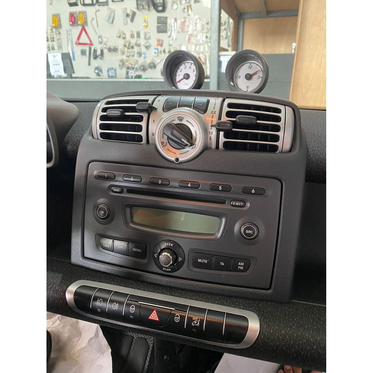 MOLDURA 6.8 E 7 MERCEDES BENZ SMART 2010 PRETO