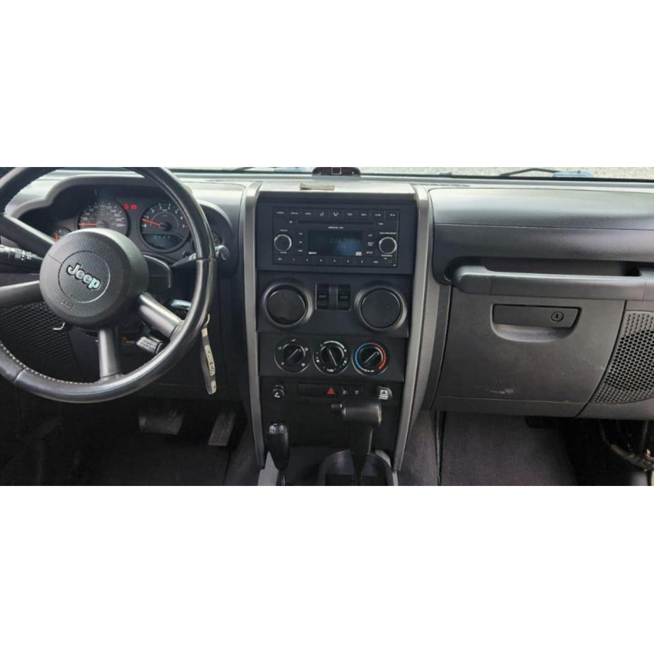 MOLDURA 6.8 CHRYSLER SEBRING- DODGE AVENGER- CARAVAN-GRAND CARAVAN NITRO