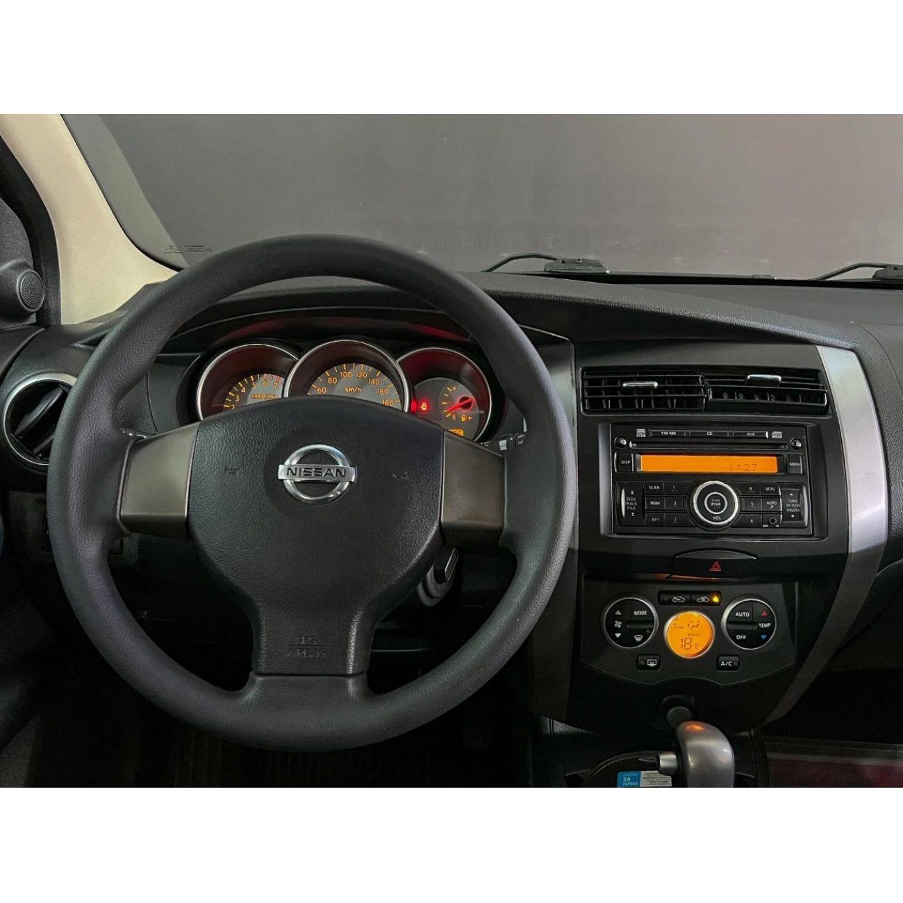 MOLDURA 6.8 NISSAN LIVINA 2013 PRETO