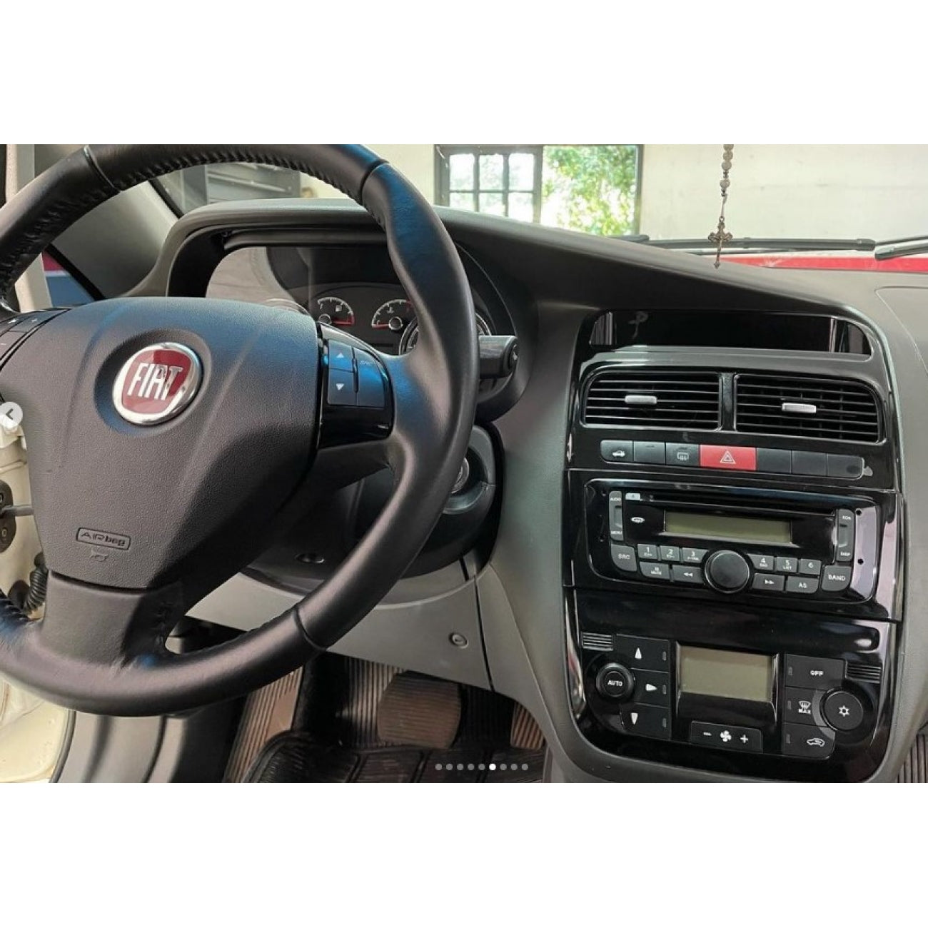 MOLDURA 6.8 E 7 FIAT LINEA 2008-2014 BLACK PIANO