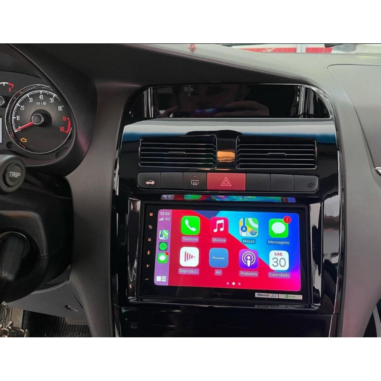 MOLDURA 6.8 E 7 FIAT LINEA 2008-2014 PRATA