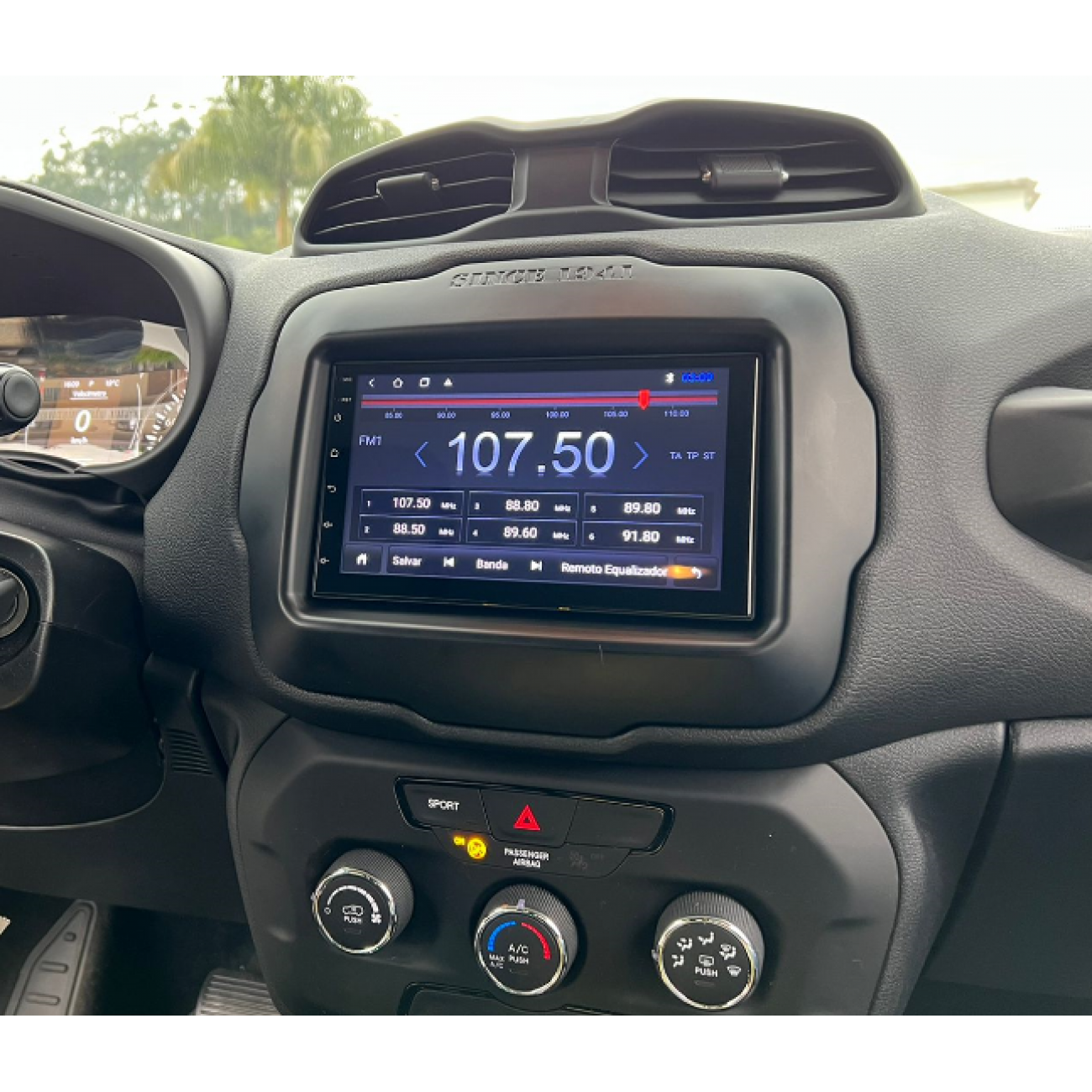 MOLDURA 6.8 E 7 JEEP RENEGADE 2015 PADRÃO MP5 PRETO