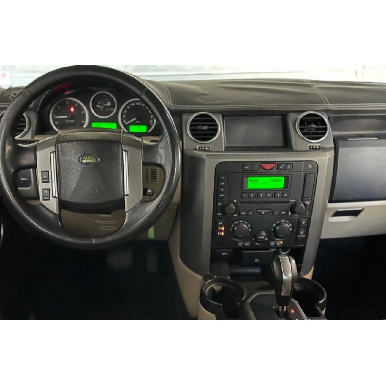 MOLDURA 6.8 E 7 LAND ROVER DISCOVERY 3 2005-2009 E FREELANDER 2 2007-2012 PRETA