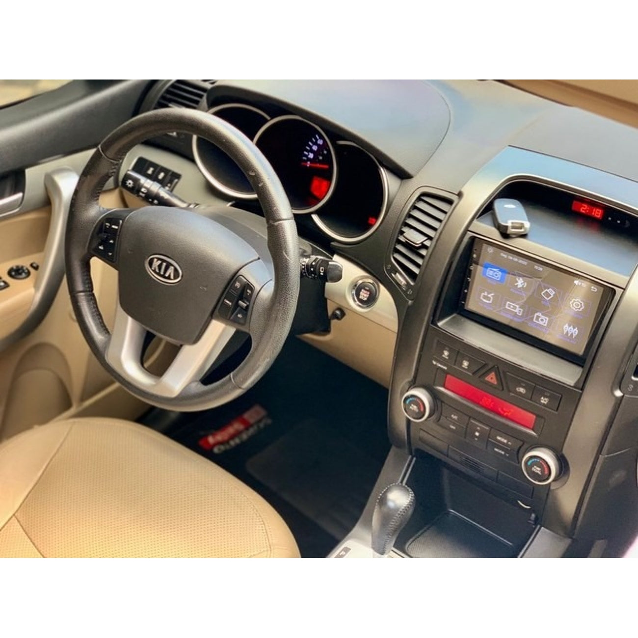 MOLDURA 6.8 E 7 KIA SORENTO 2010-2012 PRETO