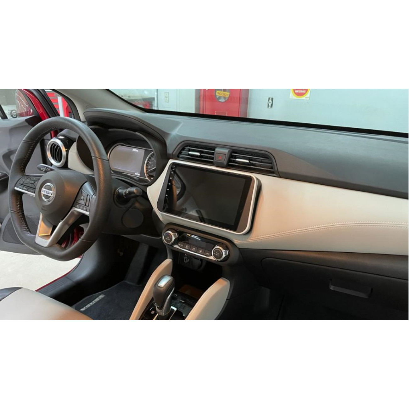 MOLDURA 9 NISSAN VERSA 2021-2023 PRETO COM FRISO PRATA