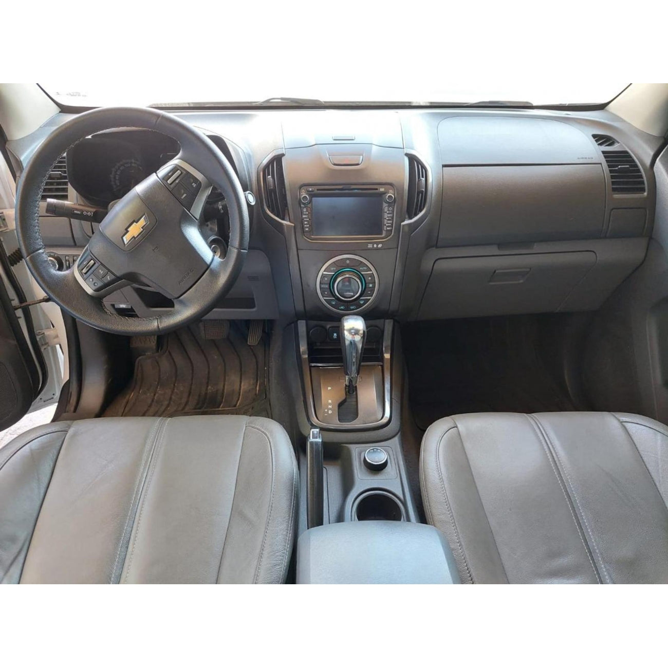 MOLDURA 9 E 7 CHEVROLET S10 E TRAILBLAZER 2013-2015 GRAFITE