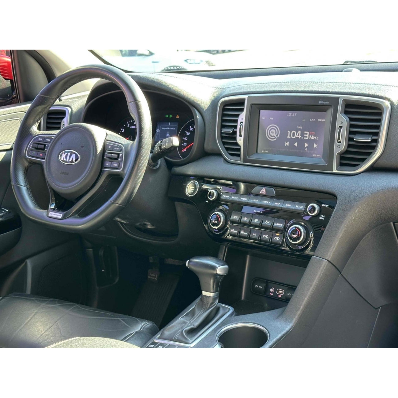 MOLDURA 9 KIA SPORTAGE G4 2016-2018 COM ABERTURA DOS DIRECIONÁVEIS DO AR PRATA