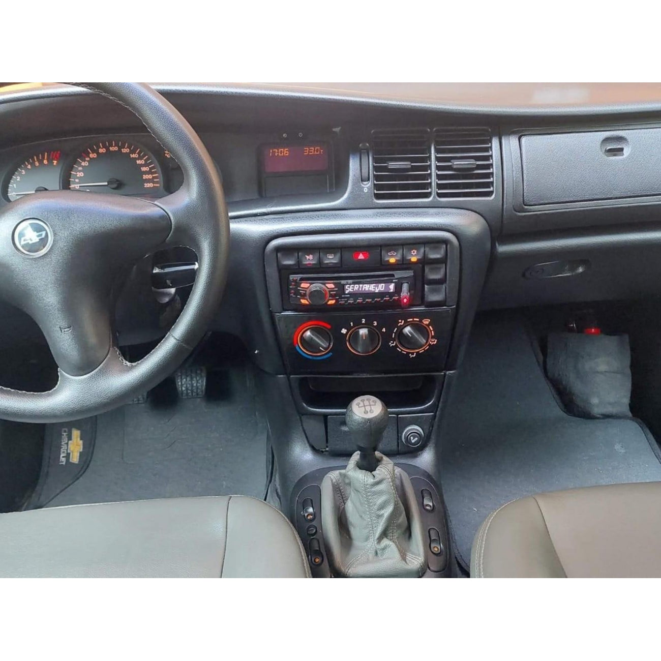 MOLDURA 6.8 E 7 CHEVROLET VECTRA G2 1996-2005 AR ANALÓGICO