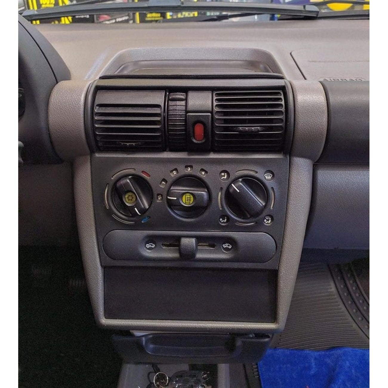 MOLDURA 9 FLUTUANTE CHEVROLET CORSA G1 HATCH E SEDAN CLASSIC