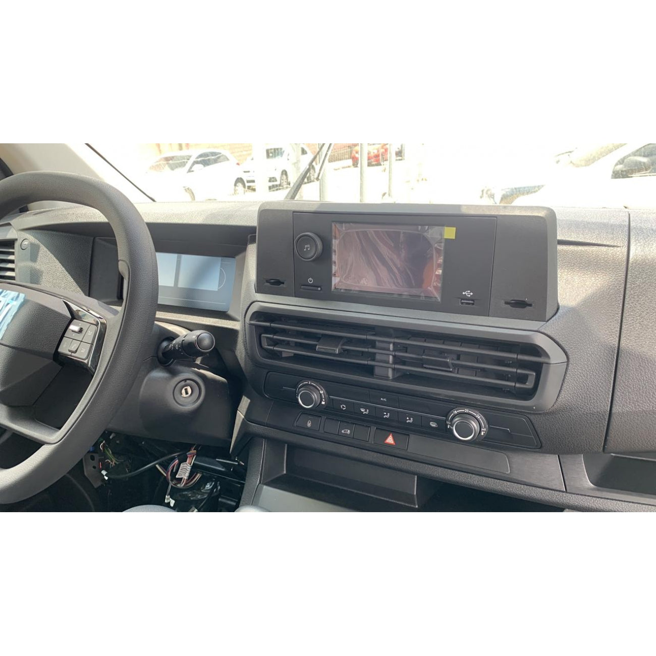 MOLDURA 9 PEUGEOT EXPERT- CITRÖEN JUMPY E FIAT SCUDO 2025+ PRETO